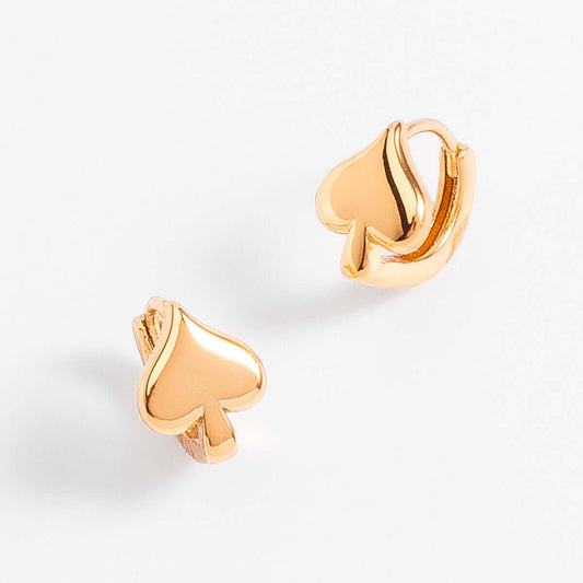 Aretes tipo huggie con diseño geométrico