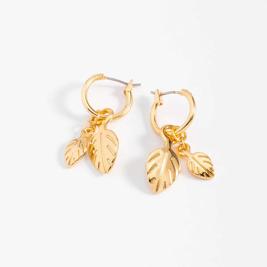 Aretes en baño de oro diseño hojas colgantes