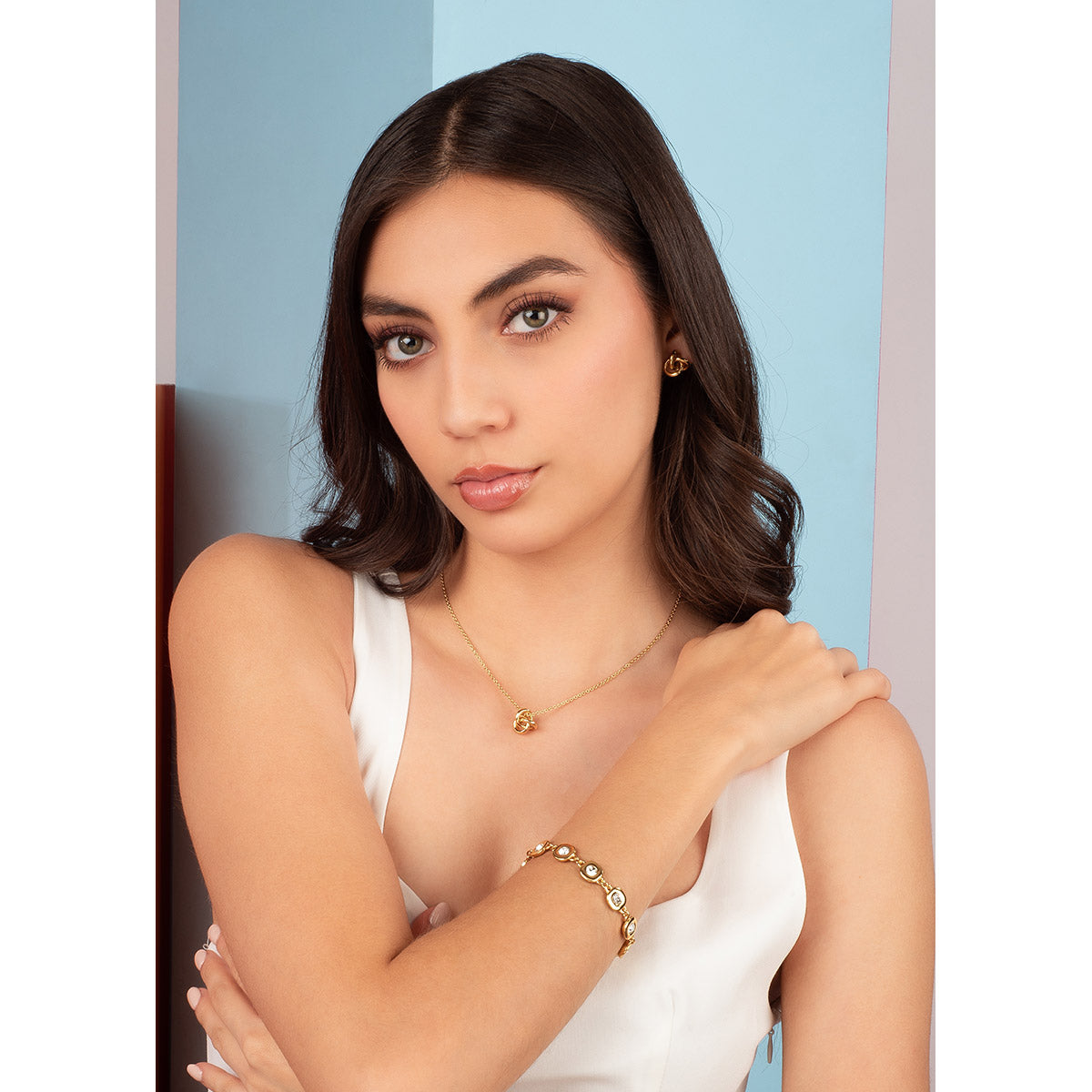 Pulsera con cristales engastados y baño de oro