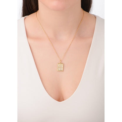 Collar moderno en baño de oro con dije LOVE brillante