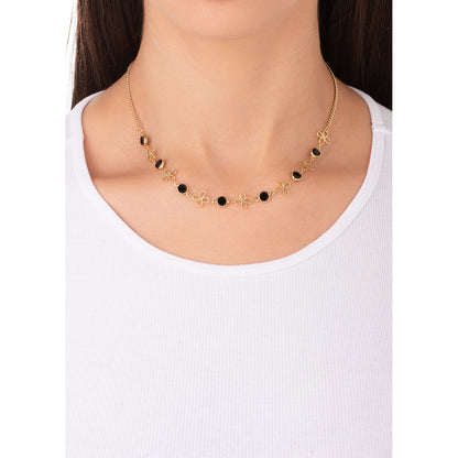Collar en baño de oro con dijes elegantes y piedra negra