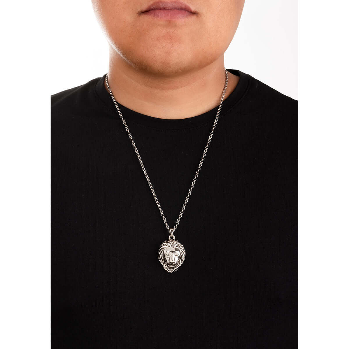Collar en baño de rodio con diseño cabeza de leon