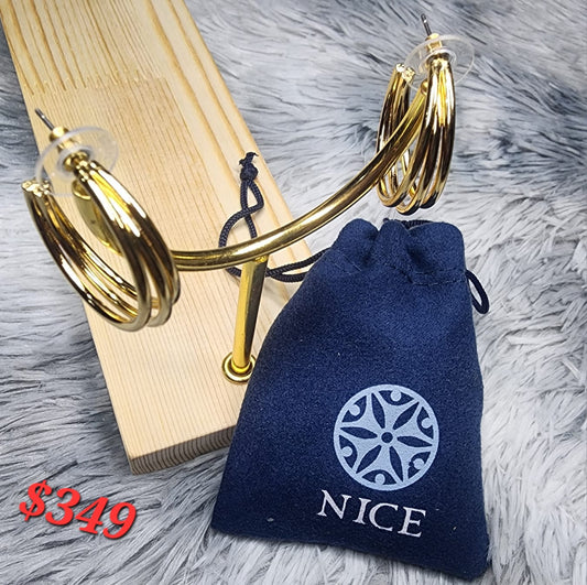 Aretes semicírculos entrelazados en baño de oro 18k